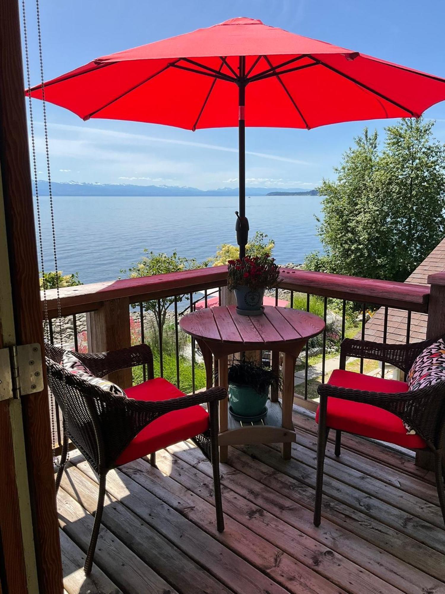 Blitz Beach House Oceanside Suite Powell River Exteriér fotografie